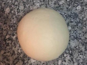 step10: 等揉到麵團光滑後就略微收圓，