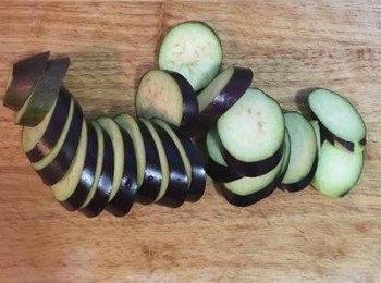 step3: 櫛瓜切片；