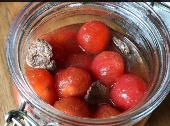 step4: 加入話梅肉（連水）、糖漿及檸檬汁，輕力拌匀，置於雪櫃冷藏最少6小時即成。