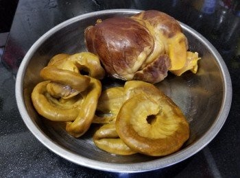 step6: 豬粉腸，已放湯煲了 1'1/2小時