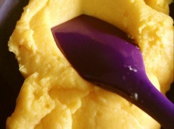 step6: 期間不停壓平炒起令佢幼滑直至自己滿意硬度即可關火。待完全涼透就可以用。