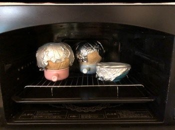 step8: 放入水波爐，95度蒸45分鐘，蒸好不要即時出爐，留在爐內10分鐘。