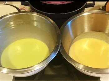 step4: 把3隻雞蛋拌打均勻， 加砂糖拌至差不多溶解，再加蘇打粉溶液（先用10克清水把蘇打粉溶解），又稍為攪拌一下，隨後加入鮮奶拌勻， 再把低筋麵粉和泡打粉直接過篩到奶蛋漿中，用手動打蛋器不停拌勻至沒粉粒， 最後把牛油溶液加進去，增加滑順感，作最後打發。打發完畢，用保鮮膜包好， 放室溫靜止一小時後， 就可以準備煎餅了。