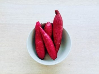 step2: 清洗蕃薯。