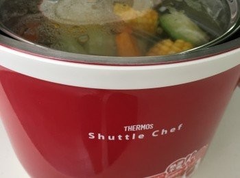 step5: 大火煮滾後放入真空煲，晚上就飲得了