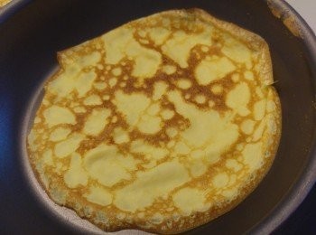 step9: 當面<span class="group_3">餅皮</span>熟透很輕易倒出, 底部只需煎幾秒巳經可以了。