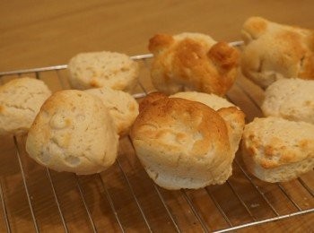 step5: 用金屬模印出喜愛的型狀或放入矽膠模中至半滿