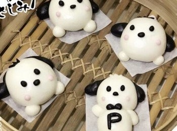 step2: 但分割搓揉好所有上色麵團， 要盡快做好饅頭造型， 因麵團不斷在發酵，若發酵完成時而造型沒做好，造型按壓的地方會出現「lup」洞，無法做出圓滑造型。