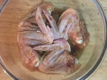 step4: 抓勻後醃3小時或放入冰箱冷藏過夜；