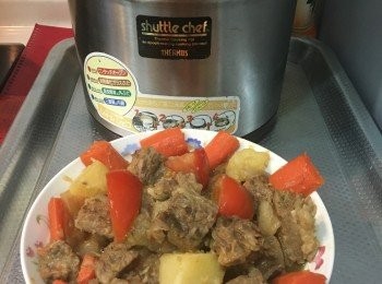 step6: 1小時後, 取出真空煲之內膽鍋，以小火煮15分鐘至汁稠身，上碟便成 。