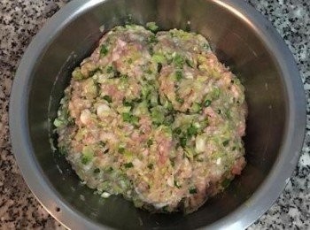 step3: 同時放入香油混勻即可冷藏備用，