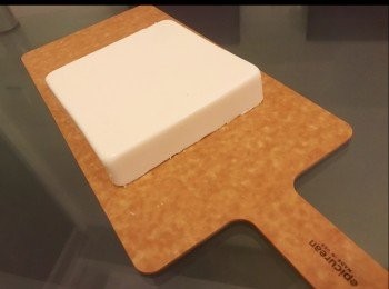 step3: 3小時候， 椰汁糕固定成型，倒扣出來。