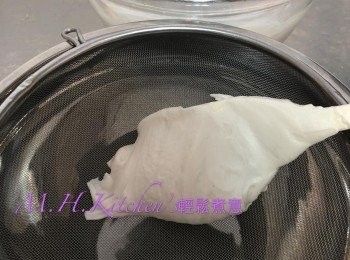 step12: 把漿過篩1-2次令其更滑身