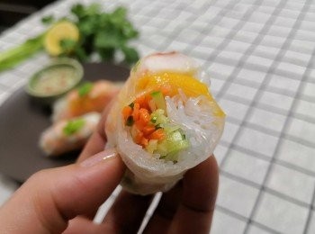 step6: 以<span class="group_2">越式魚露</span>汁伴食