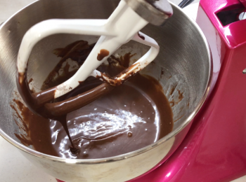 step4: 蓋上保鮮紙，靜置鬆弛約30分鐘。