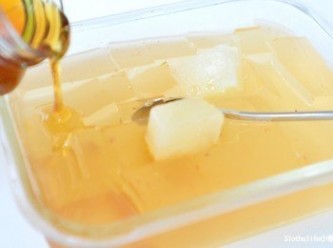 step7: 倒入適量蜂蜜、檸檬原汁冰塊攪拌均勻即可享用。