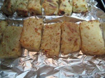 step7: 將步驟6切1.5公分厚等片,用烤麵包機烤至金黃色即可.