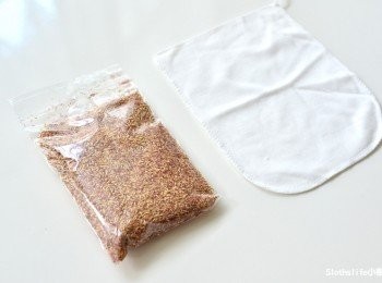 step1: 備妥愛玉籽一兩(約38克)，冷開水2000cc，乾淨大容器一個。