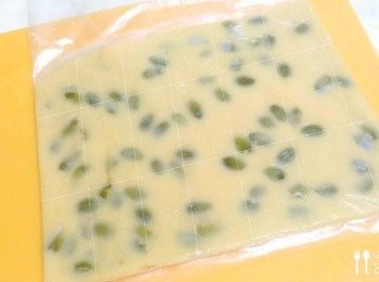 step5: 擀平，然後切等份 (如圖) 。