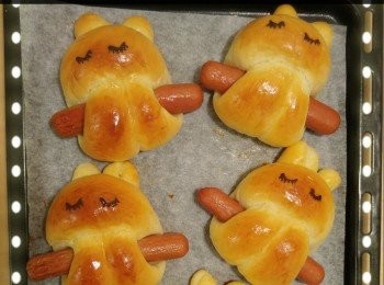 step6: 焗完後,用朱古力筆畫上🐰迷人眼睛😁