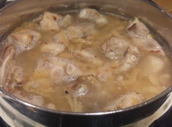 step10: 加熱水入調理鍋內, 水份大約8分滿。