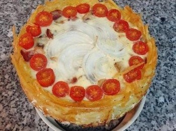 step15: 放一個罐子在桌面，將烤具放罐子上面，輕轉並將烤具下壓，便可脫模；