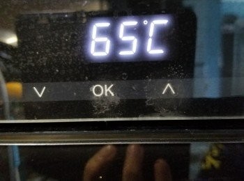step3: 蒸爐用65度,將金沙骨慢煮4小時