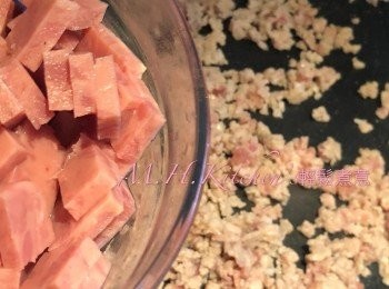 step10: 加入火腿粒炒熟