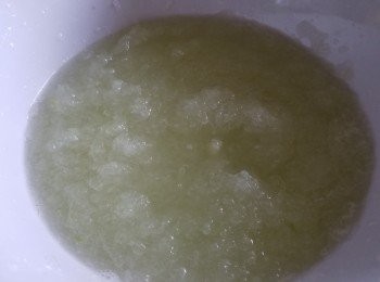 step2: 將冬瓜去皮後，用攪拌器打成蓉