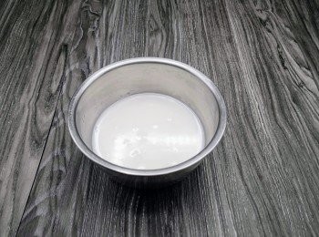 step9: 粟粉加水攪勻備用