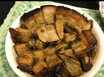 step12: 順便分享一下經驗：傳統方法用鑊蒸1小時的腩肉，無乜色水