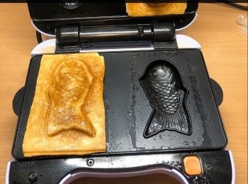 step6: 夾大約6-7 分鐘（不同牌子夾餅機火力不同，表面金黃便可）