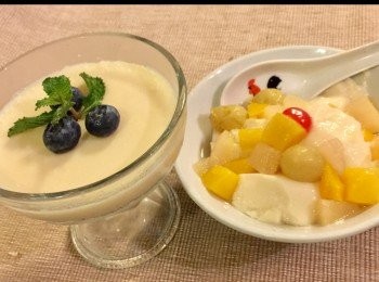 step3: 豆漿凝固好後，加上一些什菓或糖漿一起拌食更好味。