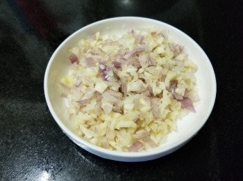 step4: 蒜頭，乾蔥