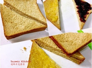 step2: 其中1/4片吐司塗上果醬（約2茶匙），另外1/4片放上面，用手稍微按壓一下;

重複此動作一次