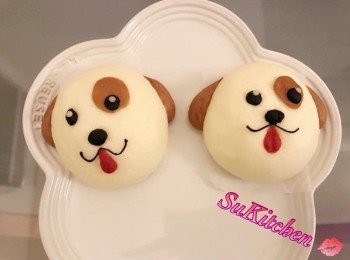 step3: 分好後搓圓，分別放於烘焙紙上， 再用保鮮紙蓋上以免麵團變乾。