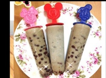 step5: 雪完後先冲凍水，雪條就好易取出。完成^^
（這個雪條食譜是跟我個人好味，自己可以調教多豆少豆及椰奶，牛奶份量）