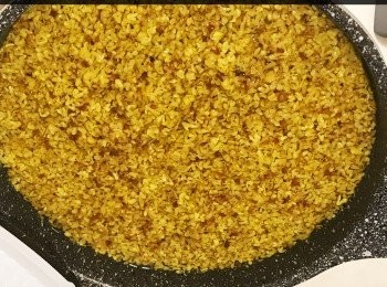 step5: 把乾桂花， 用1000ml滾水焗30分鐘， 然後把桂花隔走。