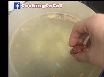 step3: - 平時我較喜歡下紅棗，如喜歡可起核加入。
- 如喜歡有口感，可於肉丸內加冬菇或馬蹄。
-如用鮮淮山代替乾淮山會更佳。