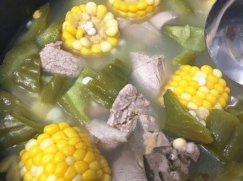 step3: 所有<span class="group_1">食材</span>放入電鍋，加水，煮1個半小時，下鹽調味即可。