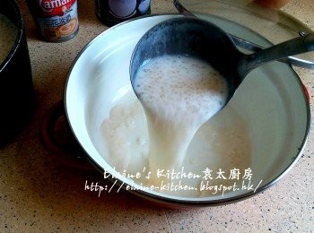 step19: 盛起西米露放另一煲內待涼10分鐘 , 蓋上蓋放入雪櫃靜待一晚