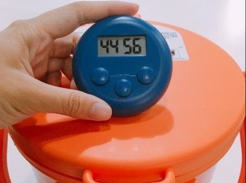 step5: 蓋上蓋子，待45分鐘，期間不能動真空煲