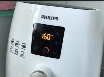 step3: 焗之前， 放上紅莓乾。

# Airfryer - 180C+preheat 10分鐘後， 轉160C 再焗15分鐘

或者

# Oven - 180C+preheat 15分鐘後, 再焗30分鐘