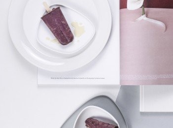 step1: 紅豆雪條做法：
必須將紅豆洗淨後用清水儲存在雪櫃浸過夜。果皮洗淨後浸至軟身再袪衣。