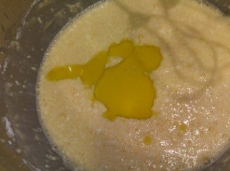 step6: 落橄欖油攪混。
