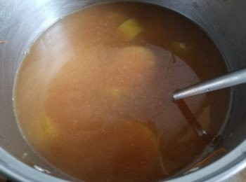 step20: 加入調味，燜熄火焗 30 分鐘，飲用前大火滾起，完成。