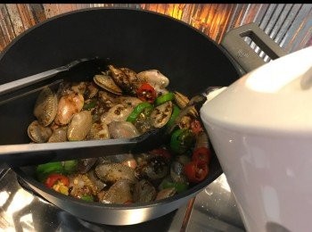 step8: 加少少水！！！約半杯。