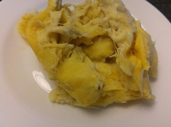 step11: 榴槤拆肉再壓蓉。