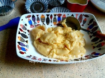 step10: 奶皇餡1小時後從冰箱取出拌一拌勻