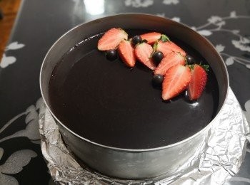 step25: 按喜好裝飾， 再用火鎗或熱毛巾令邊位稍軟化脫模便完成。